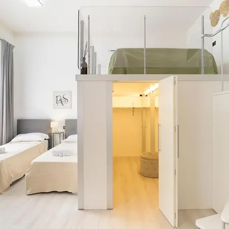 The Train Station Loft - Bemyhost * بولونيا