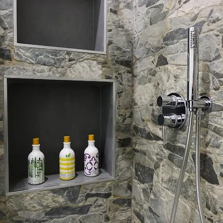 The Train Station Loft - Bemyhost شقة *